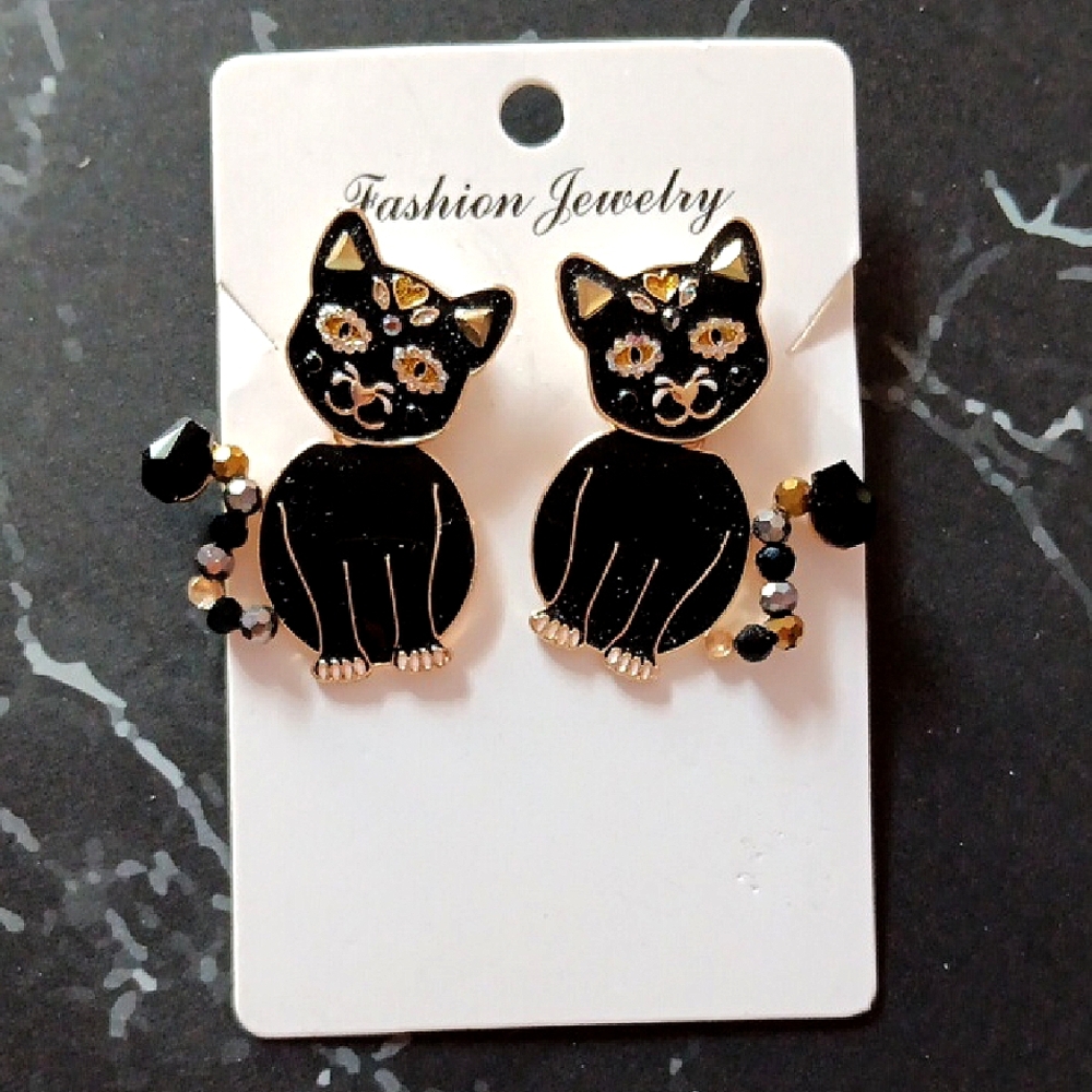 Black Cat 🐈‍⬛️Earrings With Faceted Sparkle Beaded Tail & Gold Accents New!
